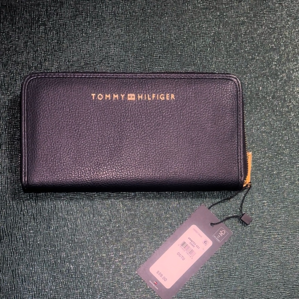 Brand new Tommy Hilfiger wallet beautiful blue color